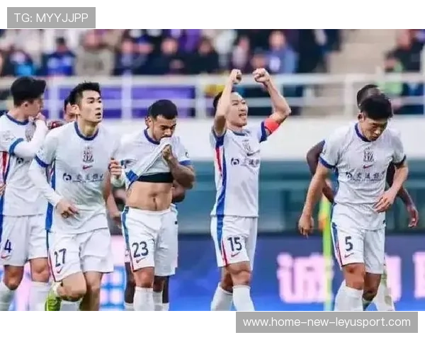 上海申花边锋拉唐精彩突破，制造点球机会，助力球队制胜